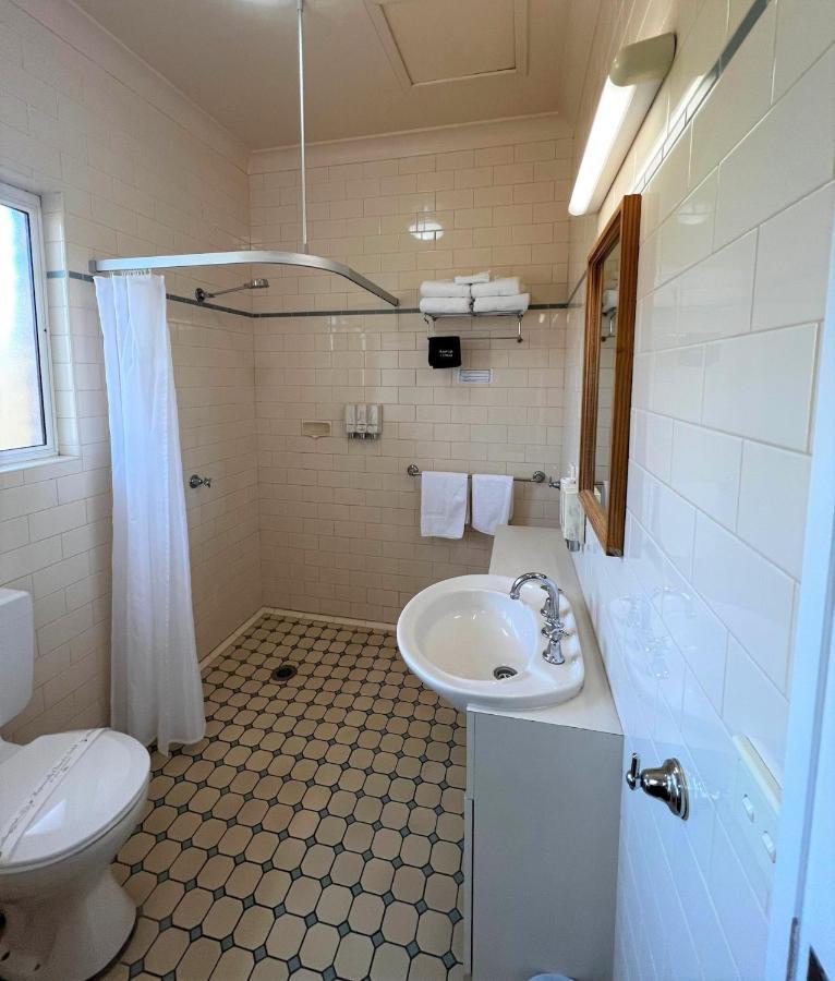 Tumbarumba Motel & Elms Restaurant Екстер'єр фото