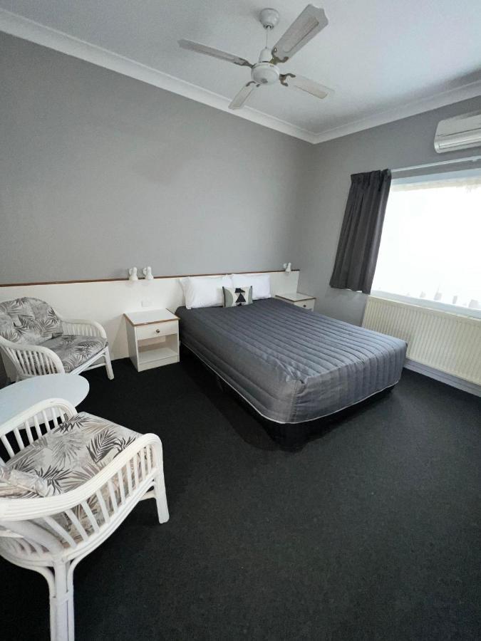 Tumbarumba Motel & Elms Restaurant Екстер'єр фото