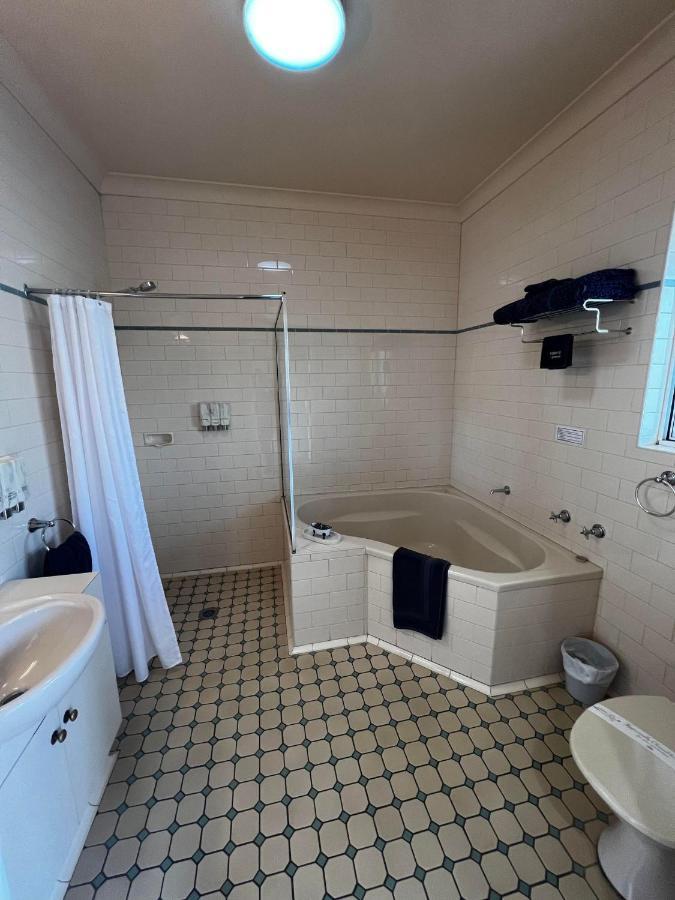 Tumbarumba Motel & Elms Restaurant Екстер'єр фото
