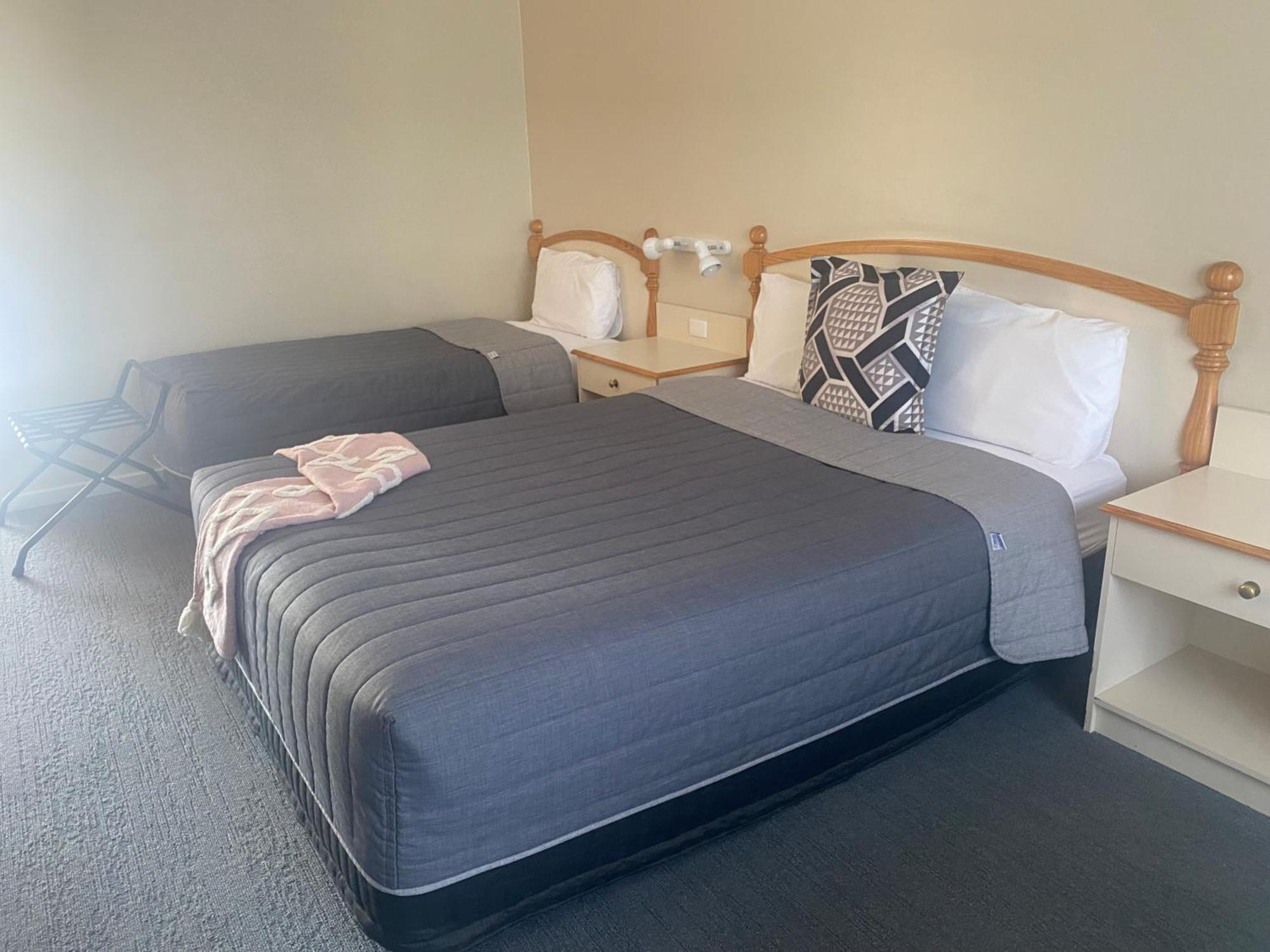 Tumbarumba Motel & Elms Restaurant Екстер'єр фото