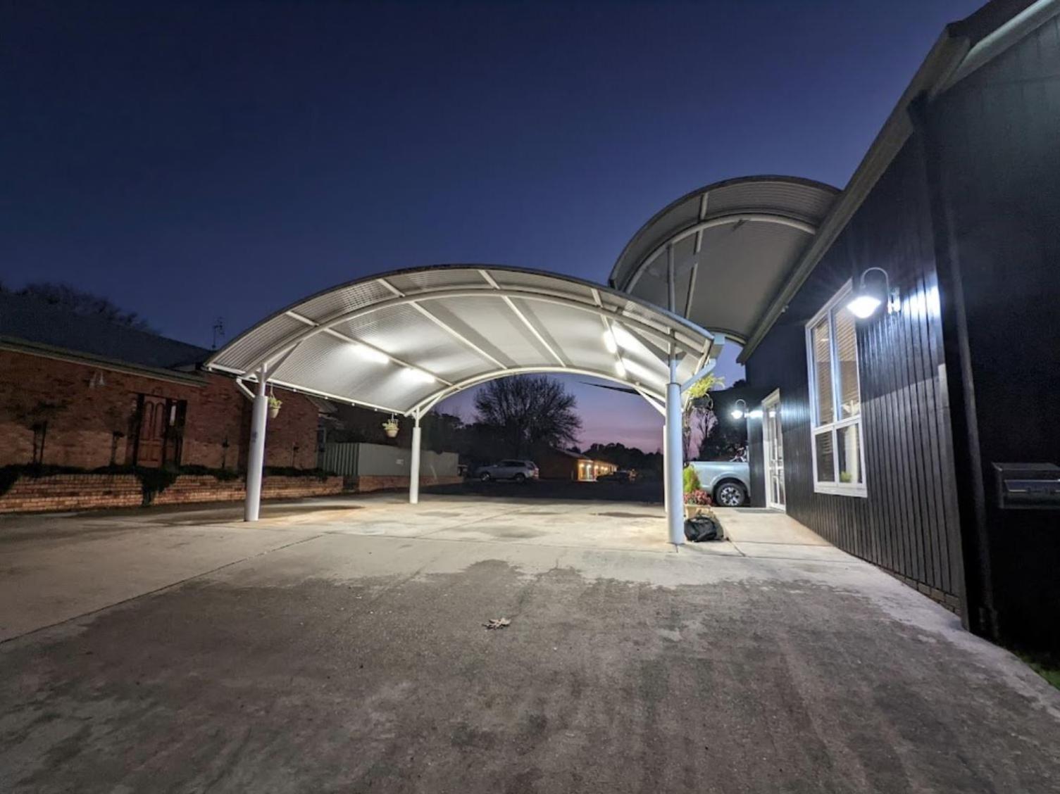 Tumbarumba Motel & Elms Restaurant Екстер'єр фото