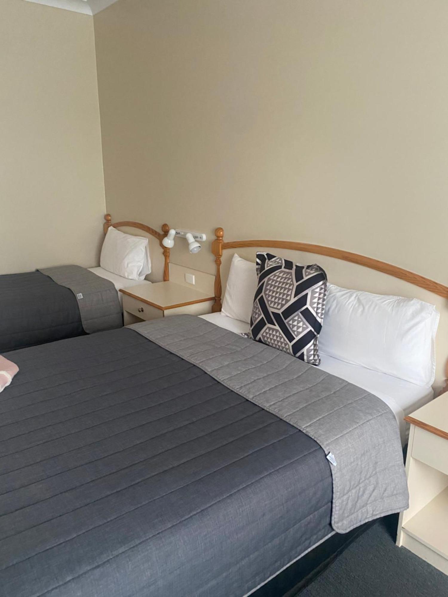 Tumbarumba Motel & Elms Restaurant Екстер'єр фото